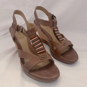 Croft & Barrow Brown Strap Wedge
